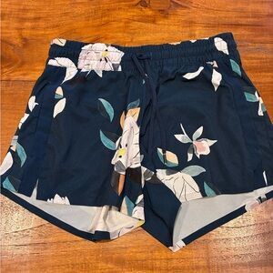 Women's Athleta Printed Baja Shorts 4" Floral Size 2 Navy Blue Floral